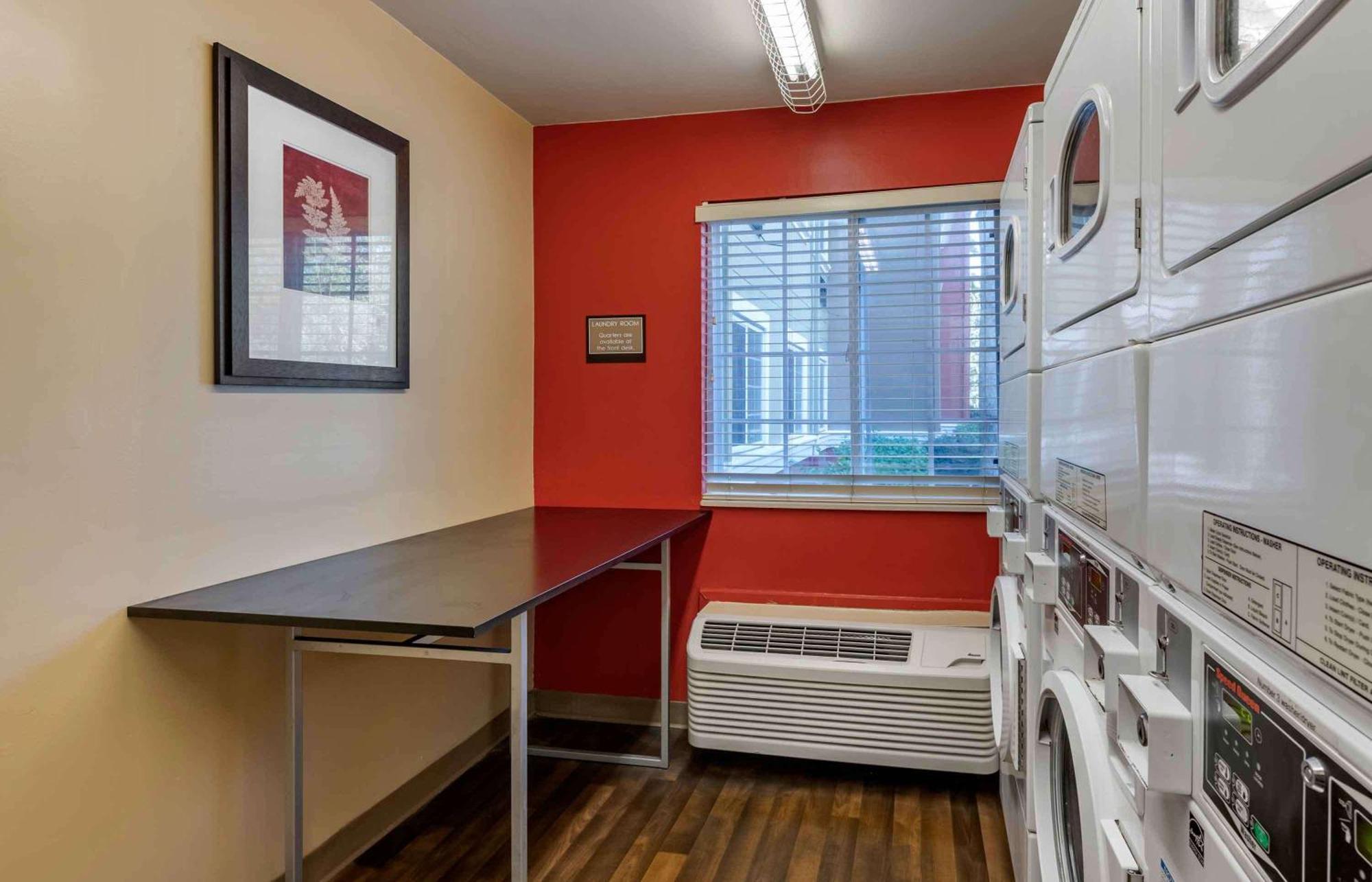 Extended Stay America Select Suites - Orlando - Lake Mary - 1040 Greenwood Blvd Esterno foto