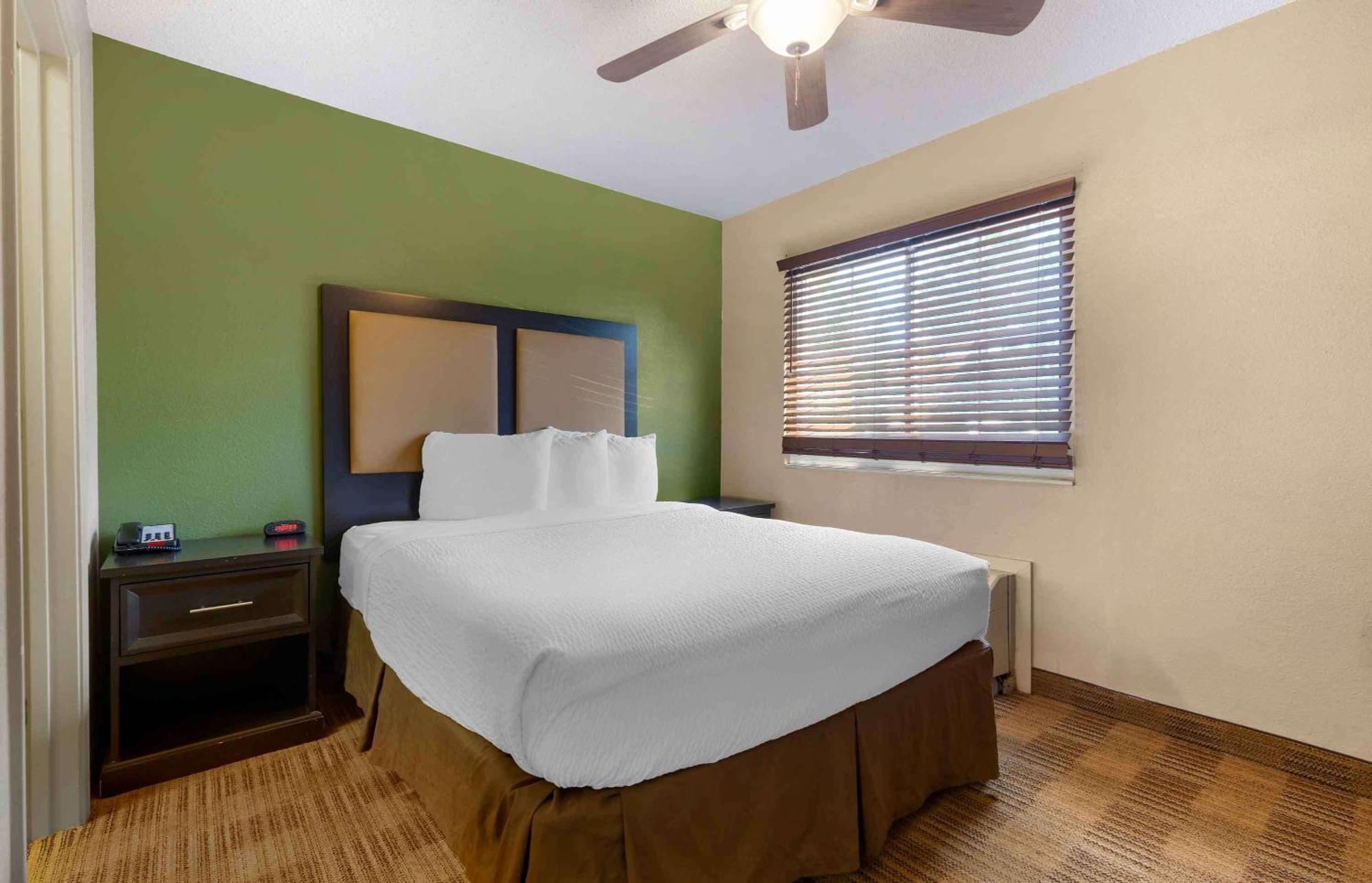 Extended Stay America Select Suites - Orlando - Lake Mary - 1040 Greenwood Blvd Esterno foto