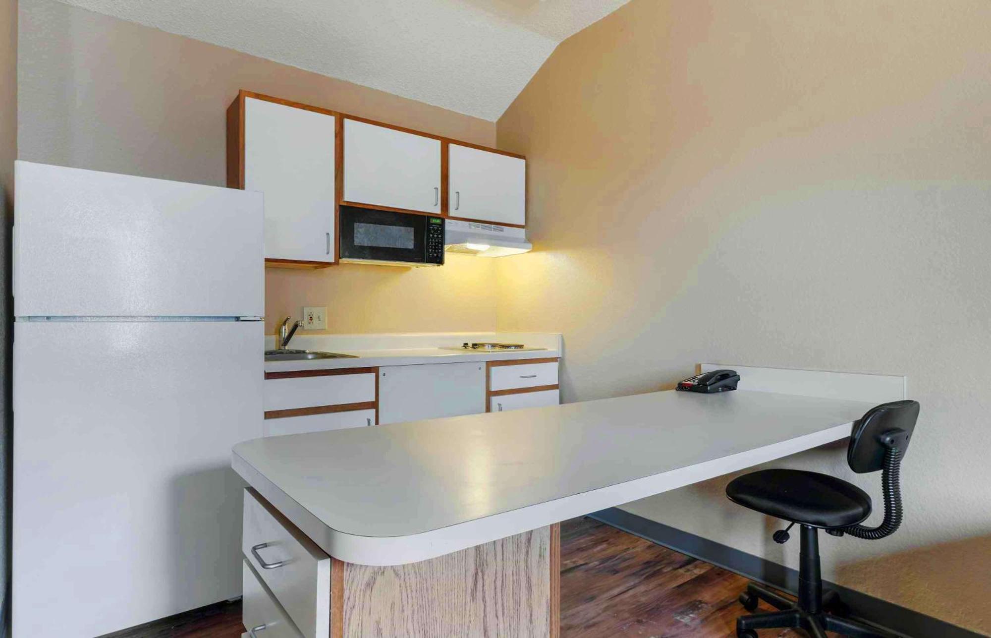 Extended Stay America Select Suites - Orlando - Lake Mary - 1040 Greenwood Blvd Esterno foto