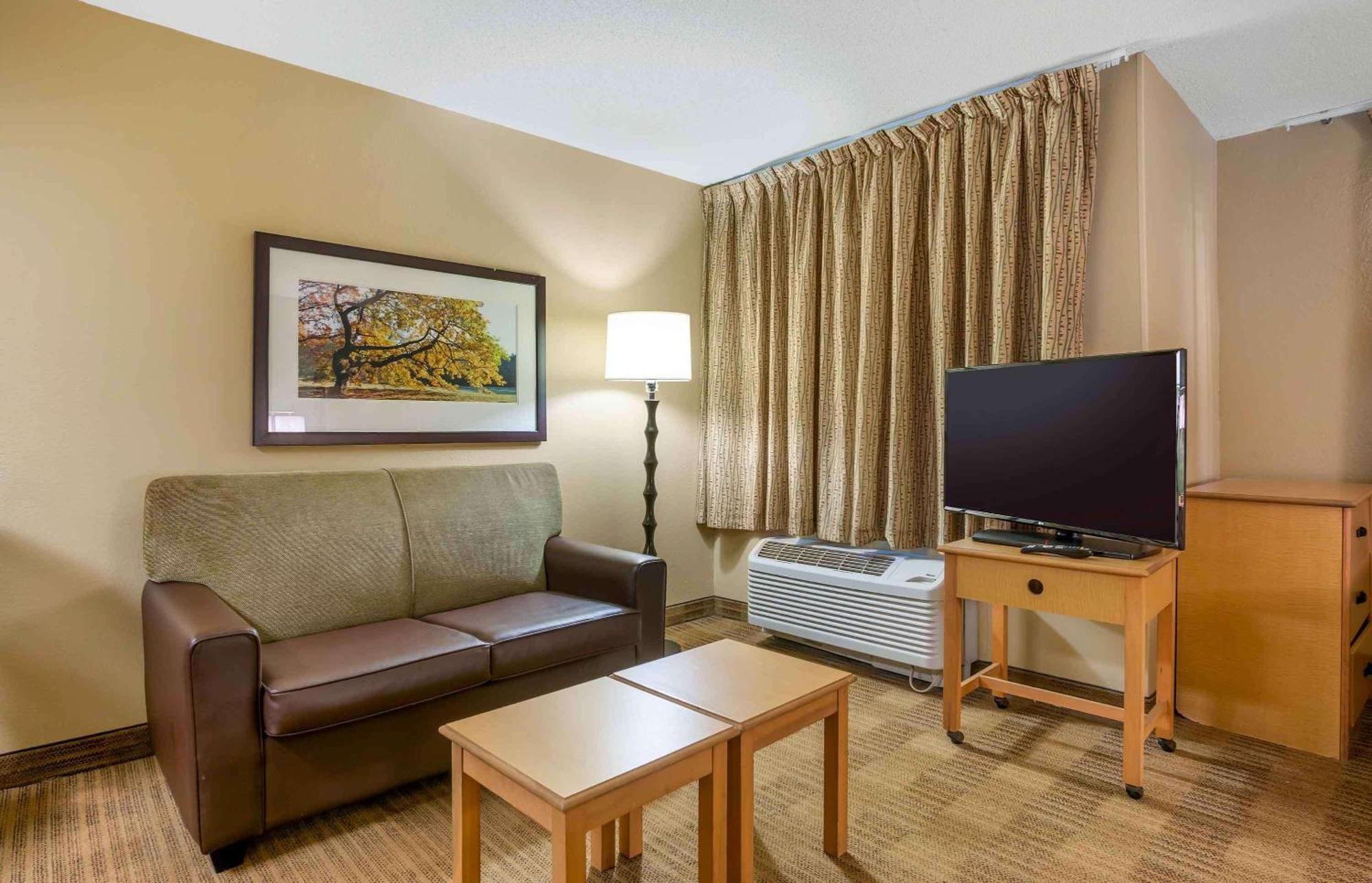 Extended Stay America Select Suites - Orlando - Lake Mary - 1040 Greenwood Blvd Esterno foto