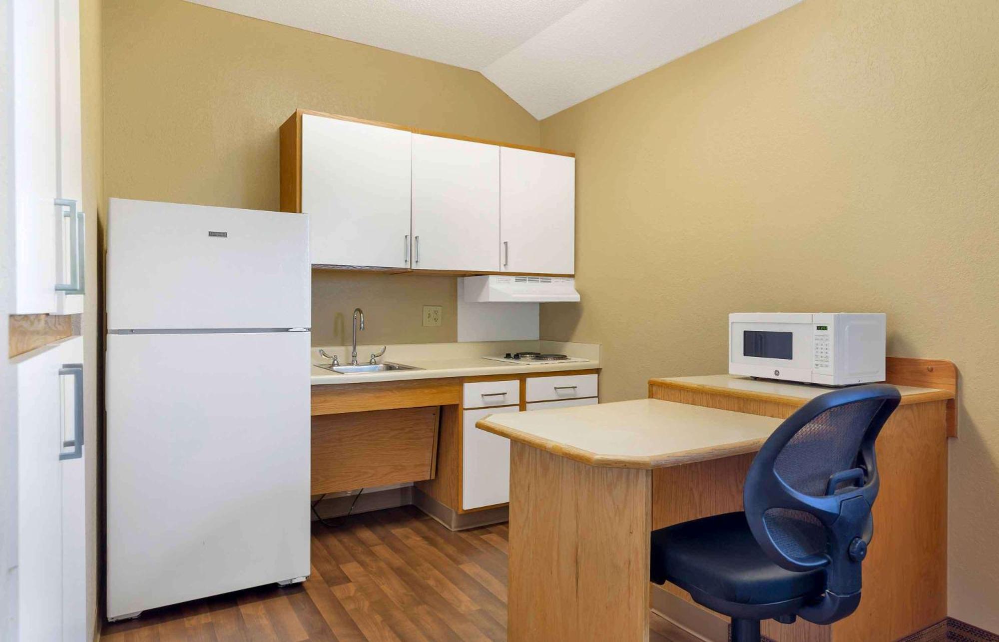 Extended Stay America Select Suites - Orlando - Lake Mary - 1040 Greenwood Blvd Esterno foto