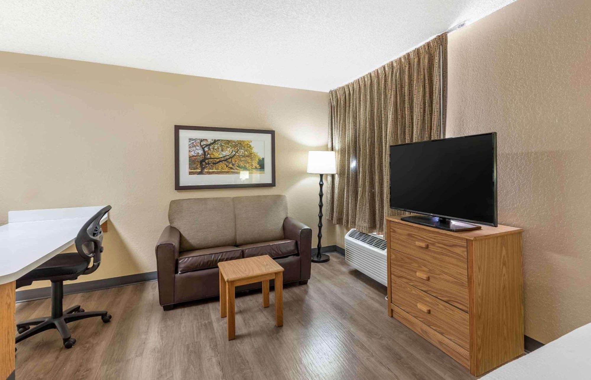 Extended Stay America Select Suites - Orlando - Lake Mary - 1040 Greenwood Blvd Esterno foto