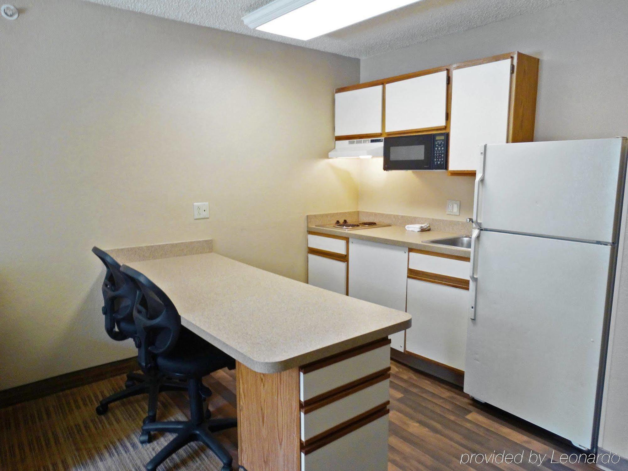 Extended Stay America Select Suites - Orlando - Lake Mary - 1040 Greenwood Blvd Esterno foto